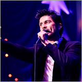 平井堅、20周年記念クリスマスLIVE「Ken’s Bar」レポート