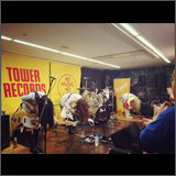 現役女子高生ガールズバンド“ЯeaL”がデビューシングル発売記念インストアライブを開催