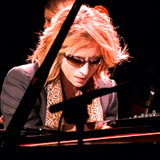 YOSHIKI、「SXSW」の試写上映後にソロパフォーマンス！