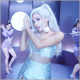 アリアナ・グランデ × リカちゃん「フォーカス」のMVを公開