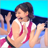 西内まりや、キュートな“キス”ダンスで3,000人を魅了！