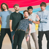 カイザー・チーフス、新曲「Parachute」のミュージックビデオを公開!