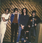 ザ・ストロークスが『フューチャー・プレゼント・パストEP』から「Threat of Joy」のMV公開