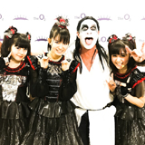 BABYMETAL、レッチリUK ツアーファイナルでドラムス・Chad Smithとのコラボレーション披露！