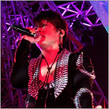 T.M.Revolution、さいたまスーパーアリーナ記念公演に水樹奈々がサプライズ出演