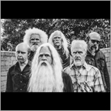 フー・ファイターズ、待望の新曲「Run」を緊急解禁＆６人編成で新アー写も公開