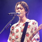 菅田将暉 初ライブで生歌披露！au CMソング「見たこともない景色」発売記念イベントを開催！