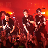 MIYAVI、ツアーFINALで三浦大知との対バン、KREVAとの共演で大盛況！