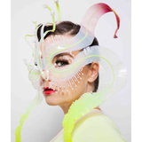 ビョークがアルバムに先駆けてニュー・シングル「The Gate」を発売決定！