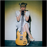 RöE、Instagram Live『脱獄計画』にて「泡と鎖」を披露