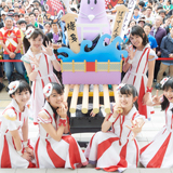 ばってん少女隊、シングル「無敵のビーナス」リリースイベント最終日に巨大茄子（ナス）の「神輿のビーナス」を披露！