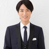 山内惠介、18年の軌跡をまとめたオールタイムベストと最新ヒット曲「さらせ冬の嵐」2タイプの新装盤発売が決定！