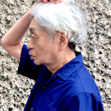 細野晴臣、ニューアルバムから「住所不定無職低収入」が先行配信！
