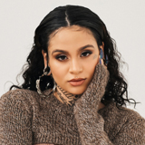 ケラーニ、珠玉のミックステープ『ホワイル・ウィー・ウェイト』にボーナス・トラックを収録した日本限定のCDリリースが決定！