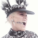 P!NK、最新アルバム『ハーツ・トゥ・ビー・ヒューマン』本日世界同時発売！