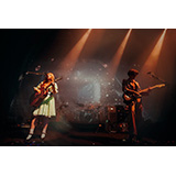 GLIM SPANKY、8月5日に開催された「Velvet Theater 2023」東京公演のオフィシャルライブレポートが到着！