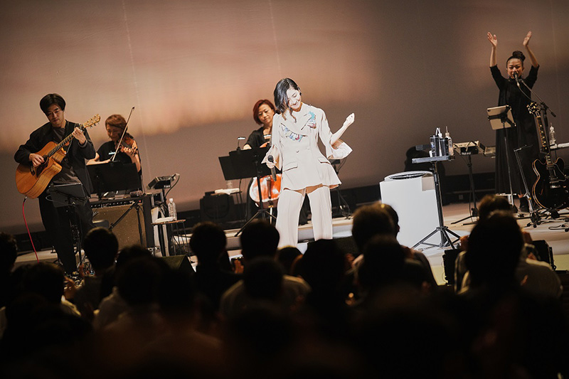 坂本真綾、1年8カ月ぶりとなる再始動ライブ「坂本真綾LIVE 2022”un_mute”」開催！