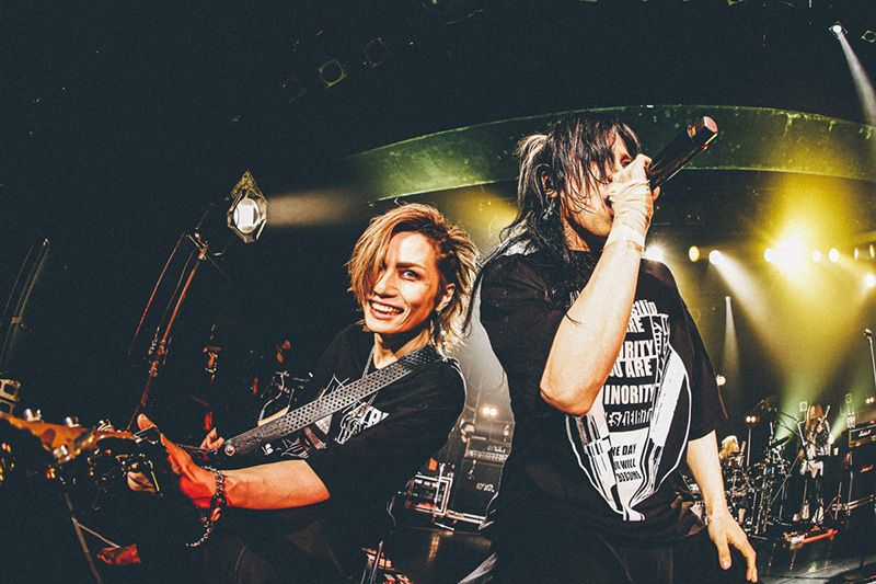 6月11日、東京・恵比寿リキッドルームにて＜DEZERT × vistlip 2MAN TOUR “でざとりっぷ！”＞のファイナル公演が開催！