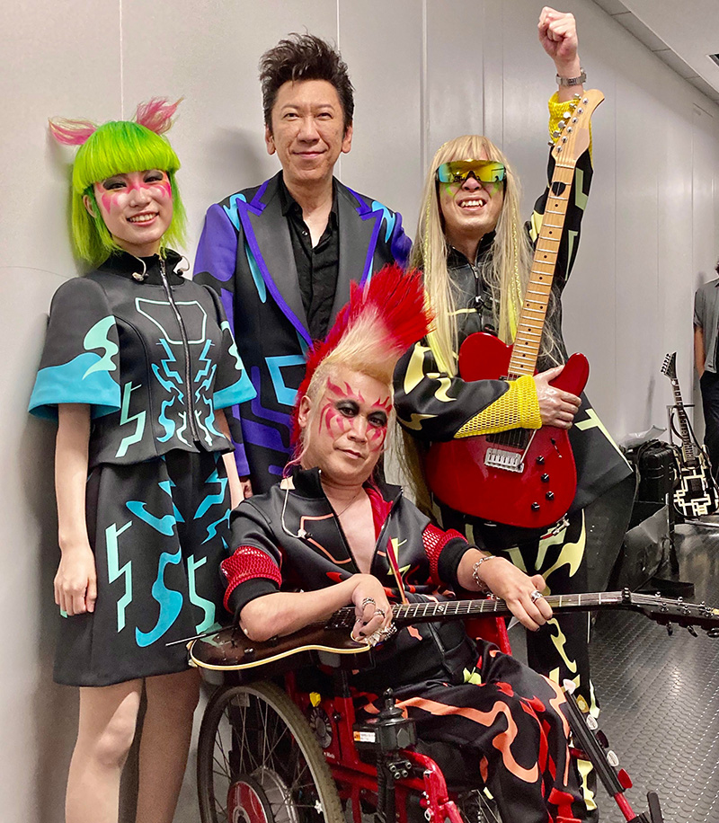 東京パラリンピック開会式で超絶ギターを全世界に轟かせた全盲のギタリスト、田川ヒロアキに迫る!　～田川ヒロアキの創作活動を支えるTASCAMの歴代MTR～