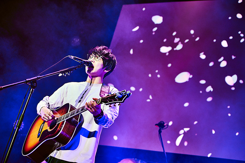 川崎鷹也、初のメジャーオリジナルアルバムを背負っての東京大阪ワンマンライブ『カレンダー、めくる日々に丸をつけた』初日公演をスタート！