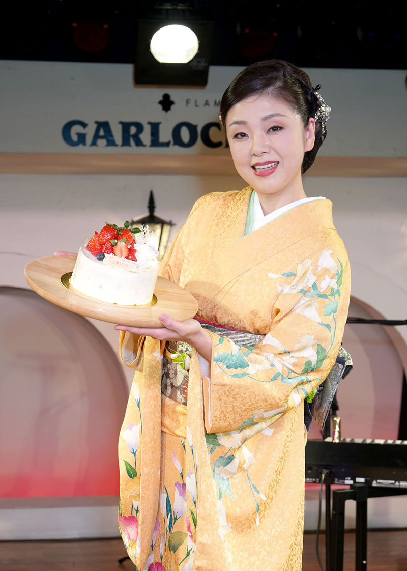 多岐川舞子、東京・新宿でバースデーライブを開催！（プレ35周年記念シングル第２弾「凍る月」を発売）