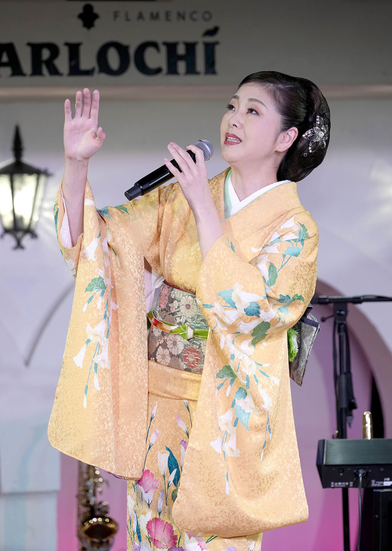 多岐川舞子、東京・新宿でバースデーライブを開催！（プレ35周年記念シングル第２弾「凍る月」を発売）