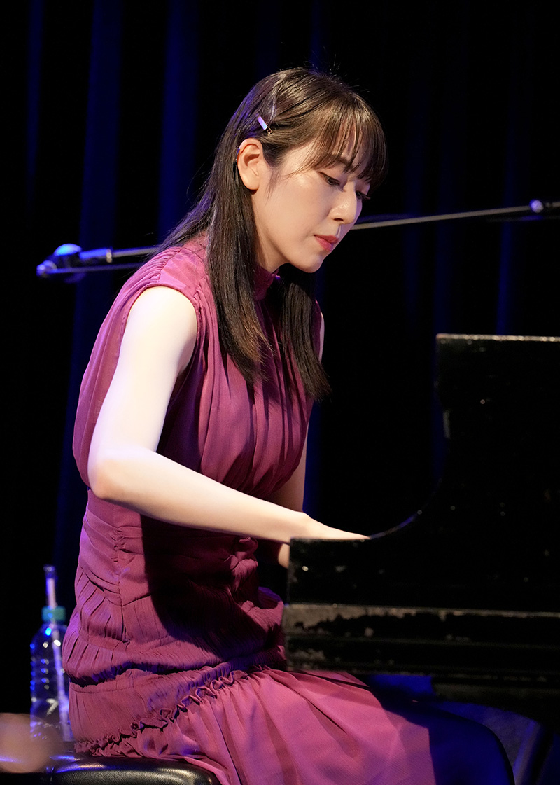 岩佐美咲と松井咲子、元AKB48同期の仲良しコンビによる一日限りのスペシャルライブでファンを魅了!初のジョイントライブ。