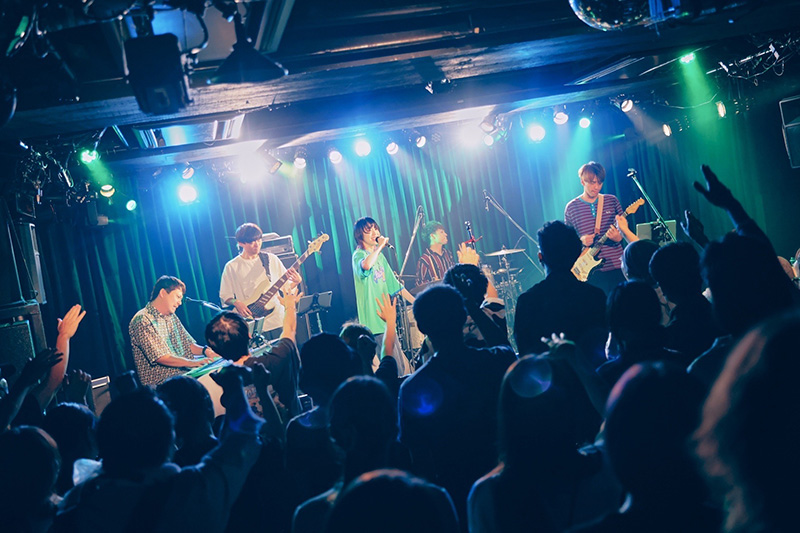 汐れいら、自主企画ライブ大盛況のうちに閉幕!新曲「Darling you」MVのプレミア公開、12月の渋谷WWWワンマンも決定!
