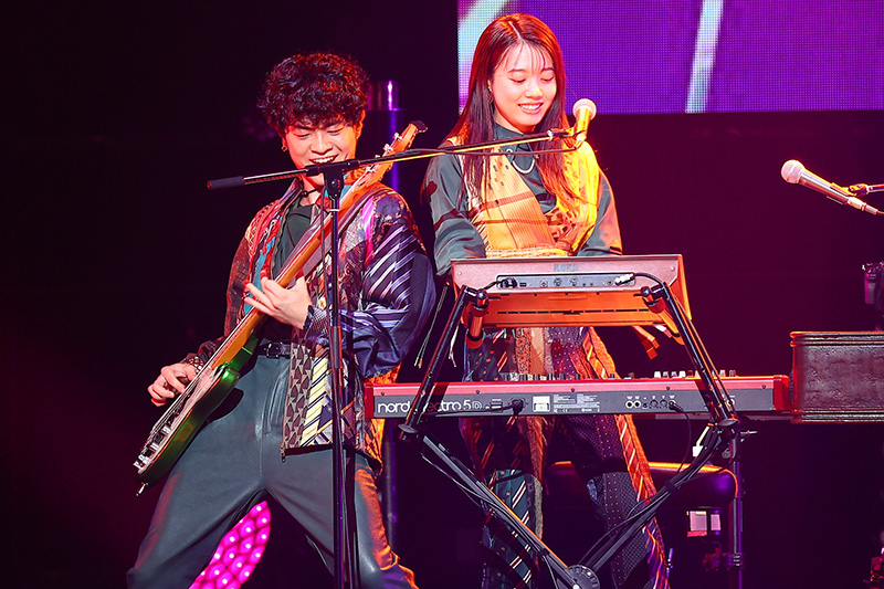 緑黄色社会、日本武道館で初の単独公演を開催!「私たちを《武道館に出たバンド》、それだけで終わらせないでください」