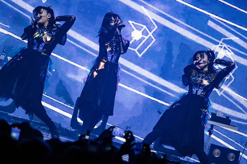 BABYMETAL、初のアジアワンマンツアーでタイのヒップホップシンガーF.HEROと約4年ぶりの再共演が実現！