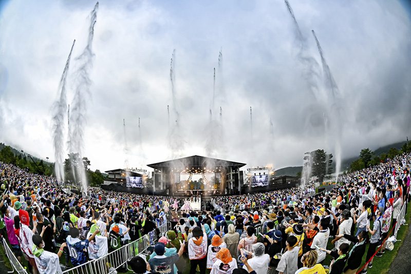 私立恵比寿中学、３年ぶりの夏の野外ライブ「ファミえん」開催！２日間で約13,000人が山中湖に集結！