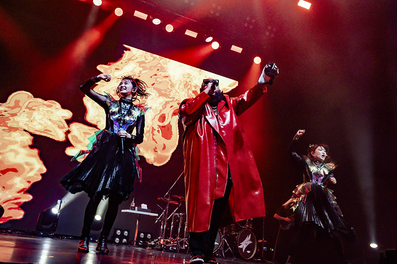 BABYMETAL、初のアジアワンマンツアーでタイのヒップホップシンガーF.HEROと約4年ぶりの再共演が実現！