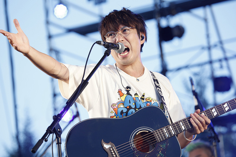 高橋優、第6回目。故郷・秋田県で開催された本人主催フェス「秋田CARAVAN MUSIC FES 2023」で新曲「雪月風花」のリリース情報を解禁!全国ツアーの開催も発表!サプライズゲストとして同郷出身藤あや子さんが登場。