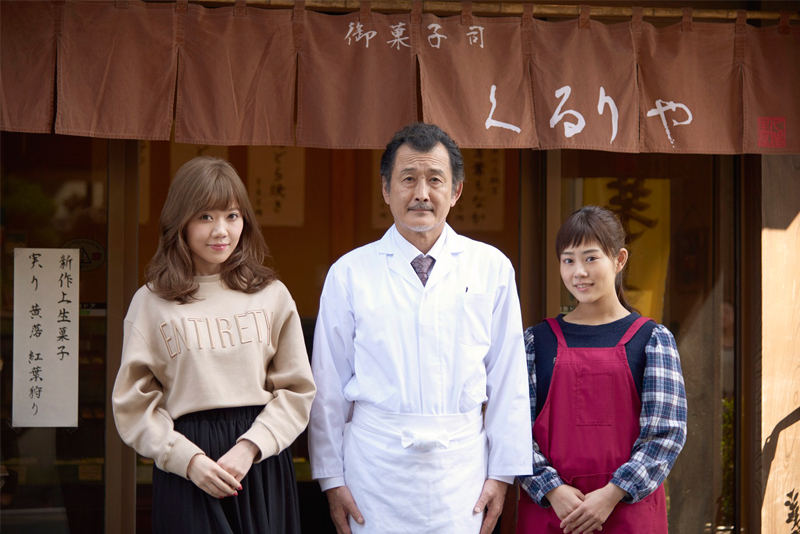 左から、MACO、吉田鋼太郎、高畑充希