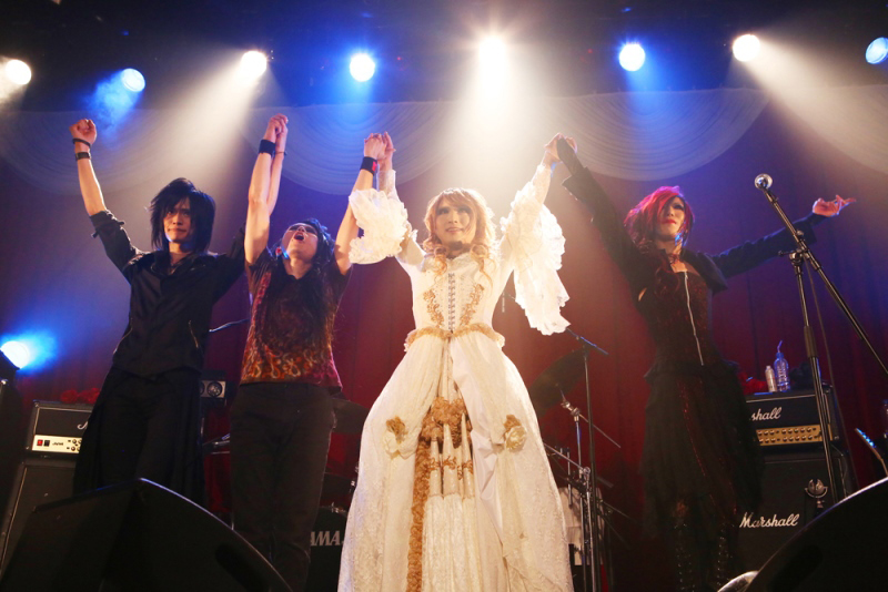 HIZAKI、日本初のソロライブを渋谷マウントレーニアホールにて敢行