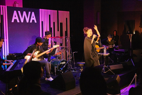 AWA、インスタグラマー500名を招待したパーティを開催。MONDO GROSSO feat birdやPKCZ(R)のステージに観客熱狂！