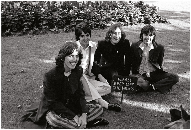ザ・ビートルズ、『ホワイト・アルバム』50周年記念盤発売を記念した新公式グッズの予約を開始