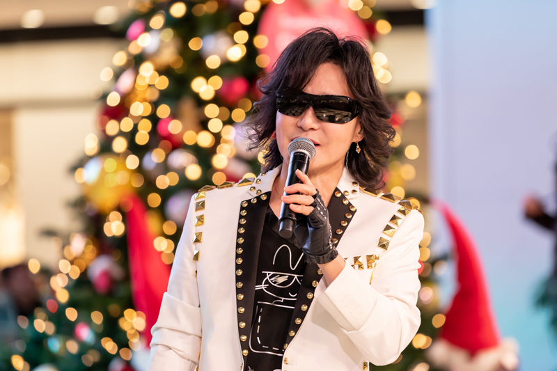 Toshl、カバーアルバム『IM A SINGER』発売記念イベントを都内で開催