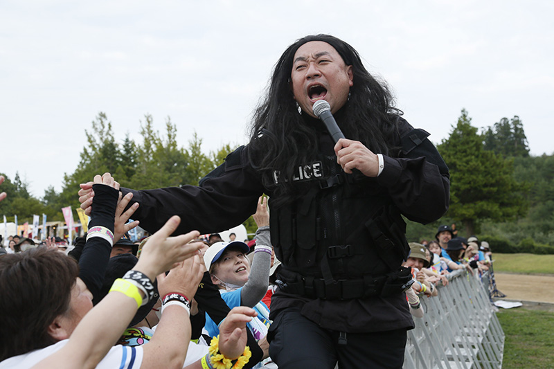 高橋優、第6回目。故郷・秋田県で開催された本人主催フェス「秋田CARAVAN MUSIC FES 2023」で新曲「雪月風花」のリリース情報を解禁!全国ツアーの開催も発表!サプライズゲストとして同郷出身藤あや子さんが登場。