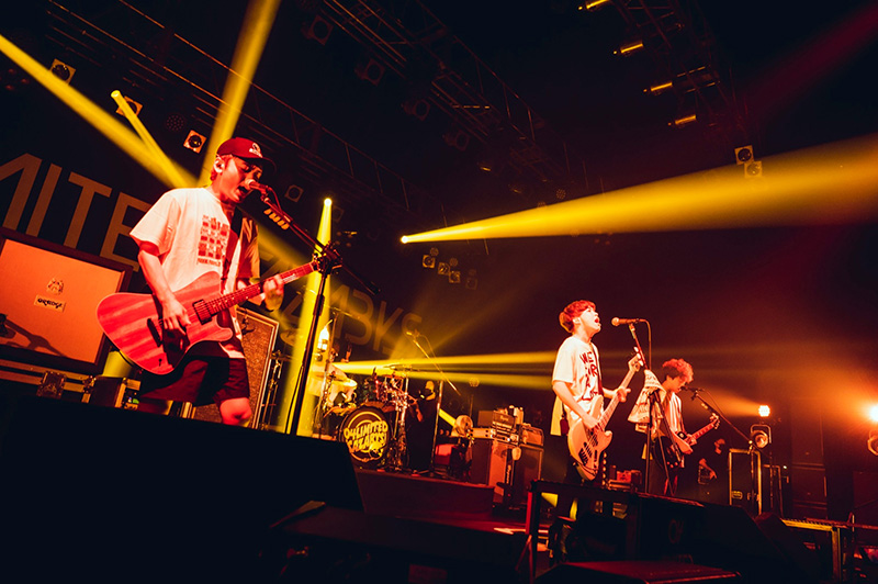 04 Limited Sazabys、FC「YON TOWN」発足4周年を祝う町民大感謝祭、愛知•Zepp Nagoyaで開催！