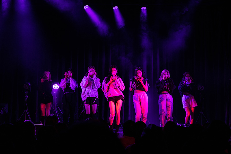 多彩なテーマで魅了するK-POPガールズグループPURPLE K!SS初来日公演開催 日本人メンバー ユキが、故郷東京凱旋で「ただいま～！」