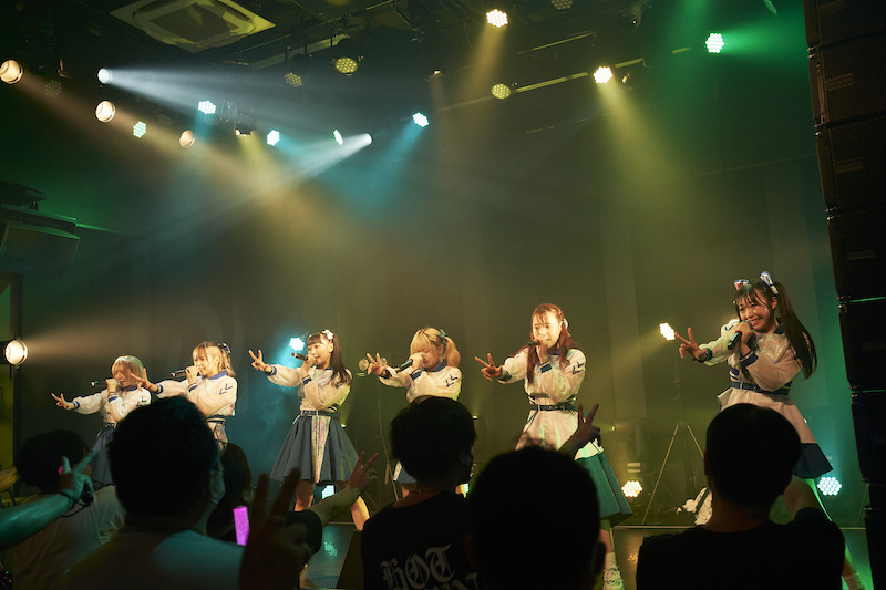 Sekaisen、デビュー1周年記念日の単独公演で未発表曲「トライアド」初披露！