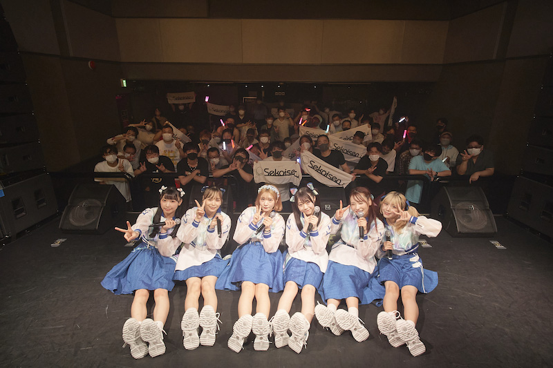 Sekaisen、デビュー1周年記念日の単独公演で未発表曲「トライアド」初披露！
