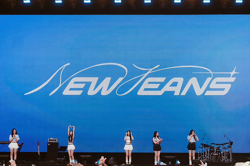 NewJeans、「SUMMER SONIC 2023」に出演! 熱い歓声に包まれる中、観客3万人の前でパフォーマンスを披露!
