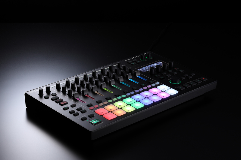 ローランド「MC-707」
