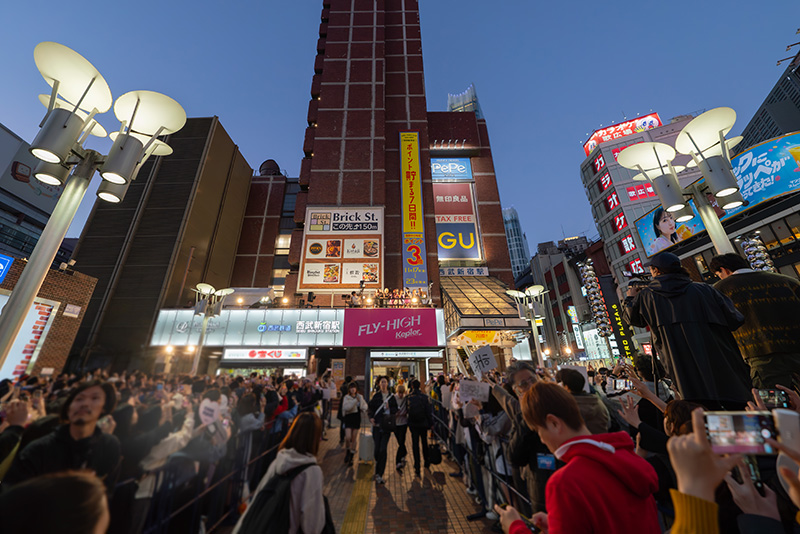 Kep1er、渋谷・新宿にサプライズ登場！