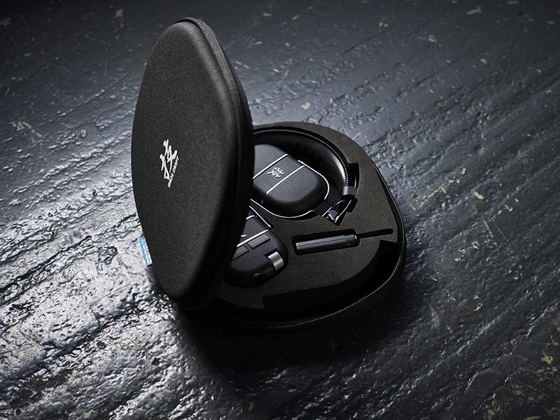 ボス(BOSS)ブランドの完全ワイヤレスのヘッドホン型ベースアンプ『WAZA-AIR BASS』