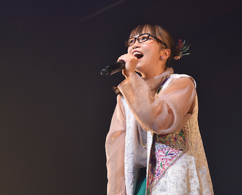 朝倉さや、全国ツアー「朝倉さやコンサートツアー2022 Life Song Live」最終山形公演を満員御礼で締め括る！