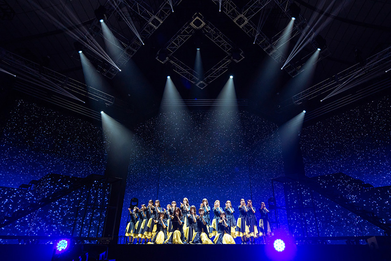 日向坂46が全国アリーナツアーを無事に完走！ 12人の四期生も初めてステージに立ち、四期生楽曲「ブルーベリー＆ラズベリー」を全力で初披露！