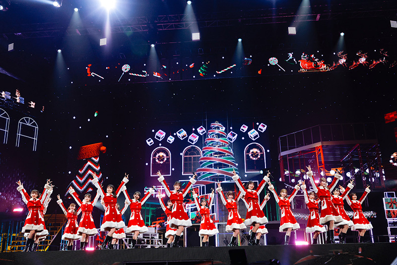 日向坂46、12月18日（日）東京都内の有明アリーナで年末恒例のクリスマスライブで観客を魅了！